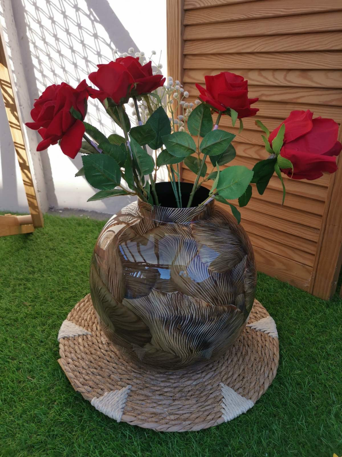 Vase Milos et roses oranges ( fleurs en savon)