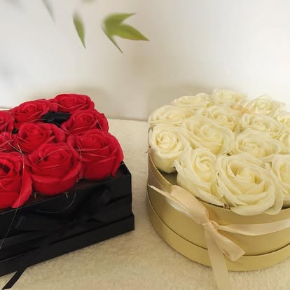 Bouquet de fleurs de savon - Roses blanches - Carré