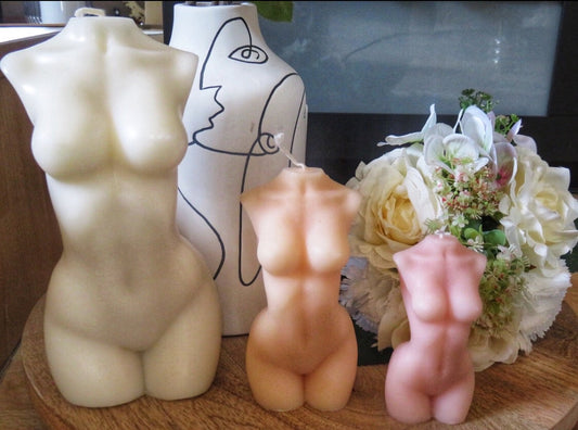 Bougie Femme rose en S