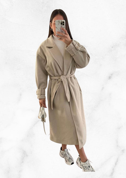 Manteau à poches avec ceinture