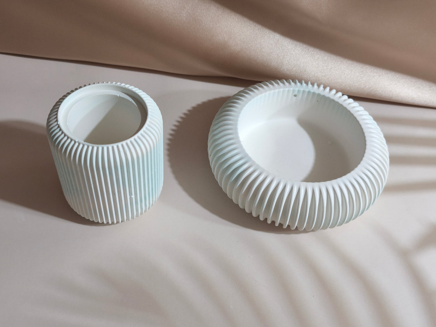Pot rond avec rayures
