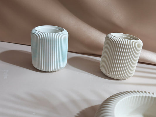 Petit pot rond avec rayures