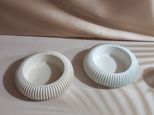 Pot rond avec rayures