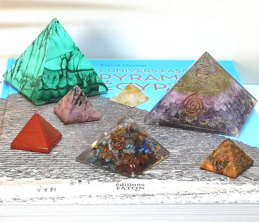 Pyramide minérale Quartz hématoïde