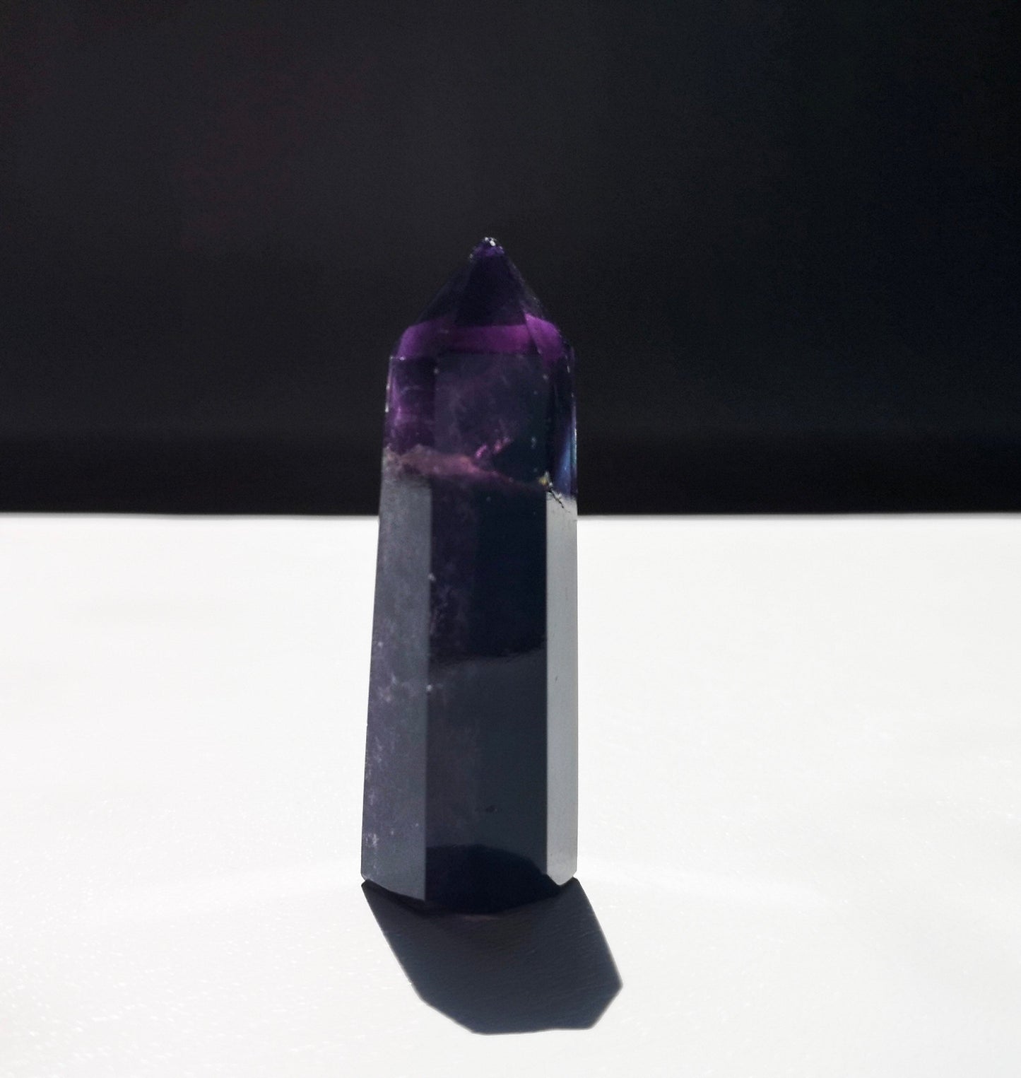 Petite pointe polie en fluorite