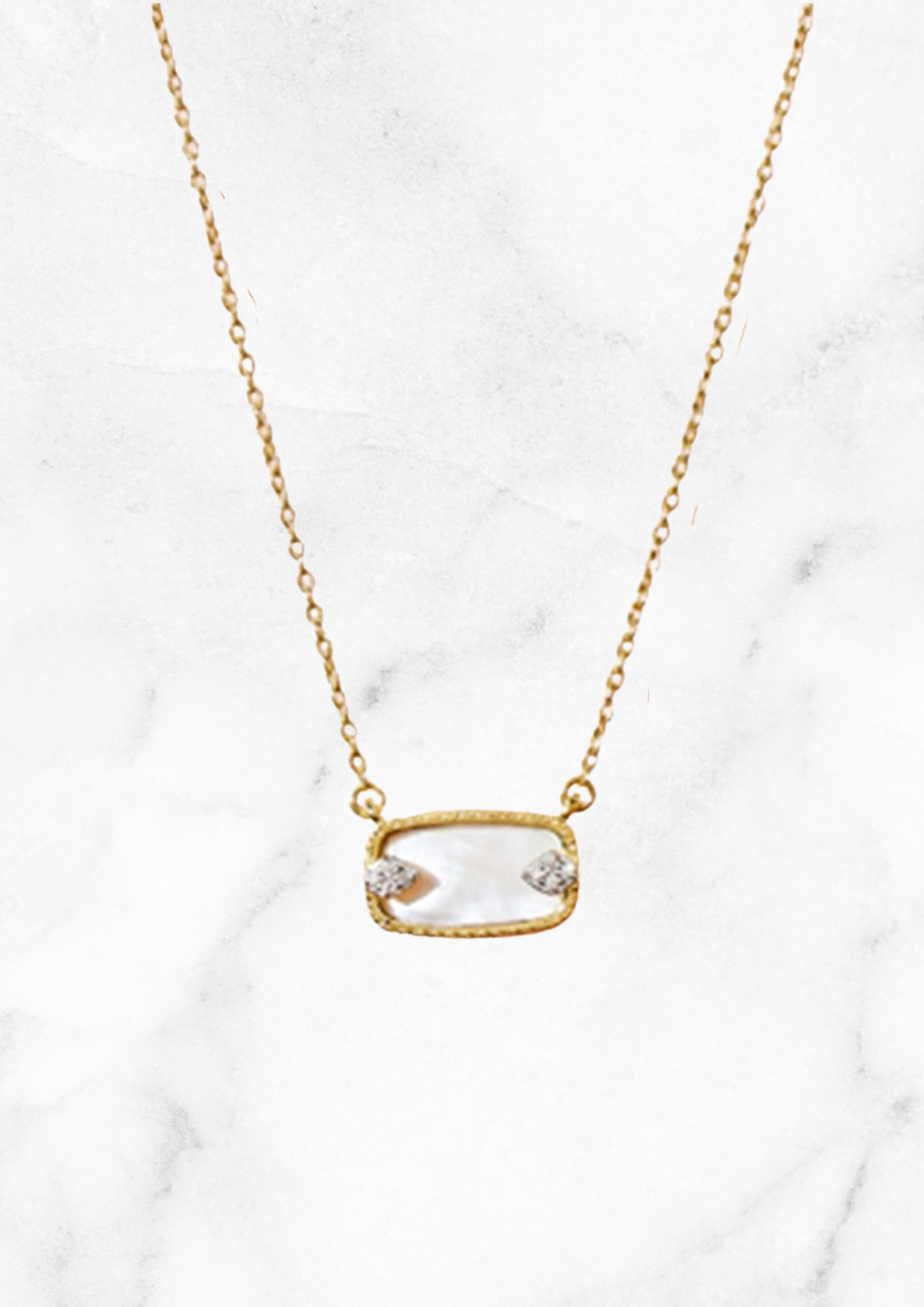 Collier Sangha — Nacre