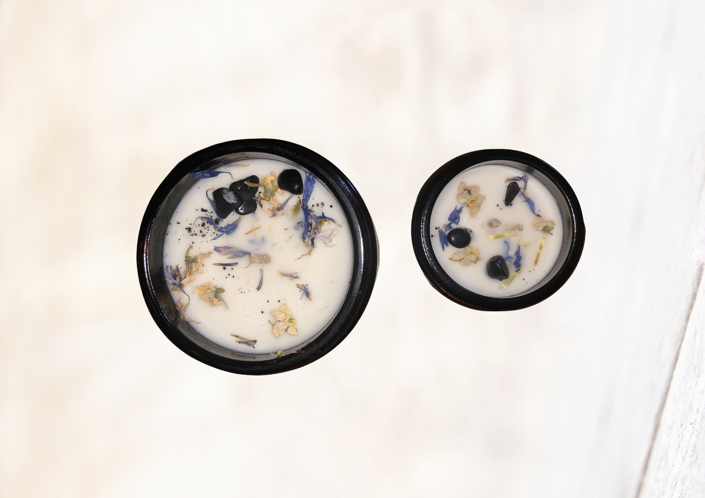 Bougie "Nouvelle Lune" Rose, Citron & Bois de Santal, Obsidienne noire Grand format