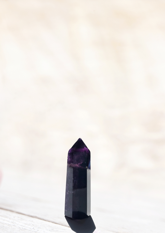 Petite pointe polie en fluorite