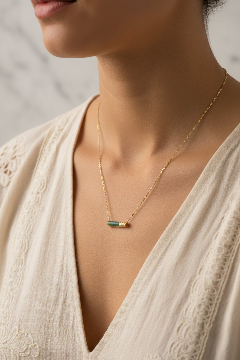 Collier Cyle doré avec pierre jaspe vert