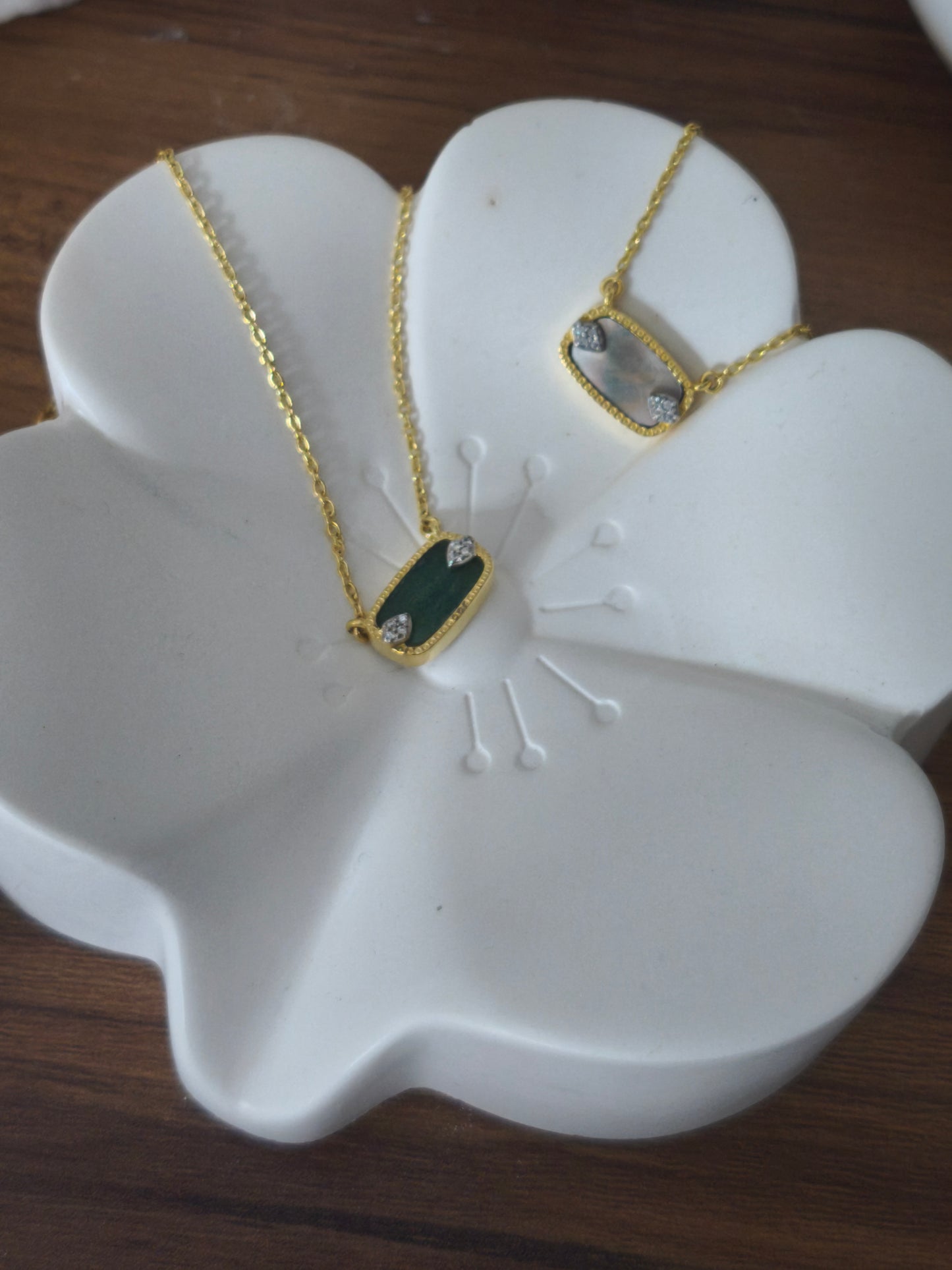 Collier Sangha — Nacre