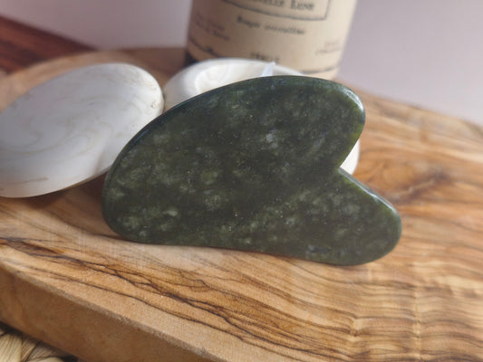 Gua Sha in Jade / Aventurine