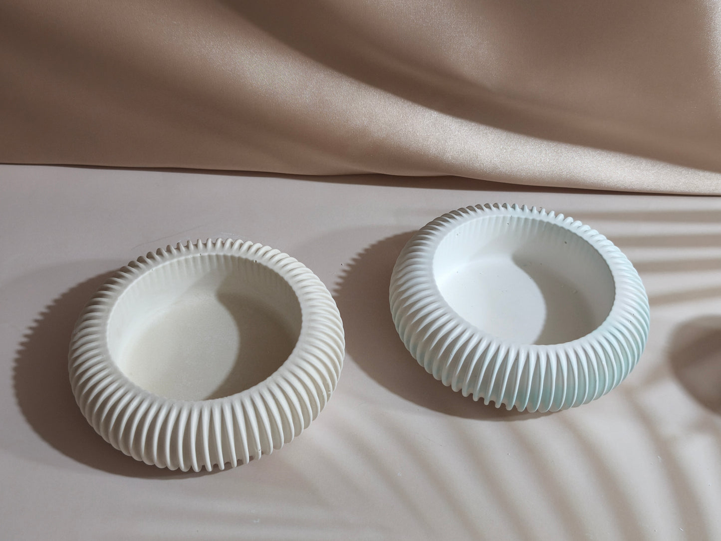 Pot rond avec rayures