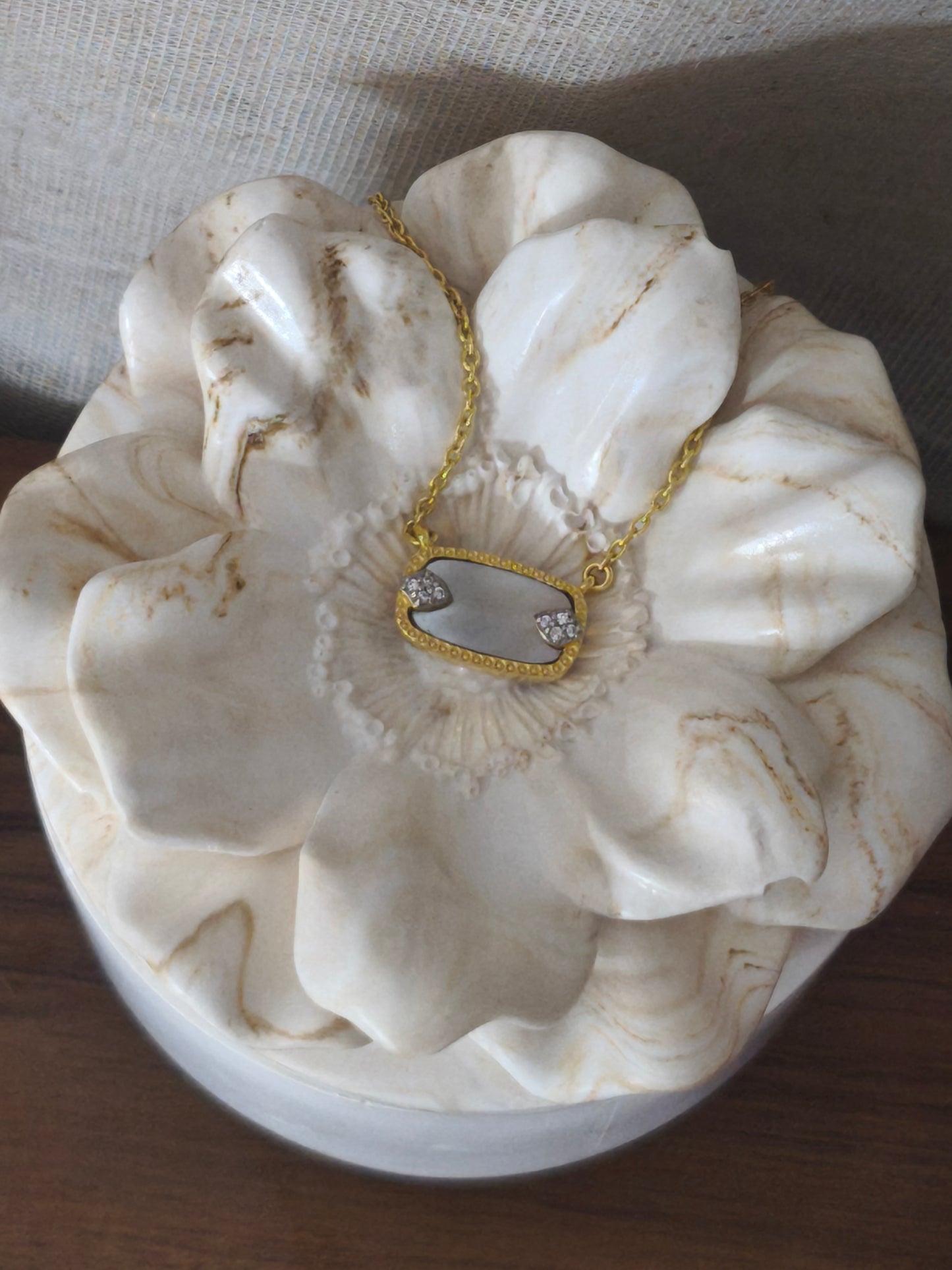 Collier Sangha — Nacre