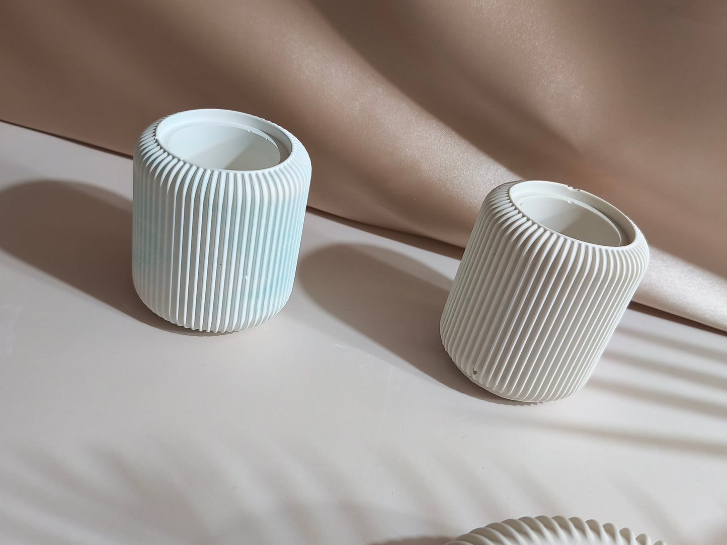Petit pot rond avec rayures
