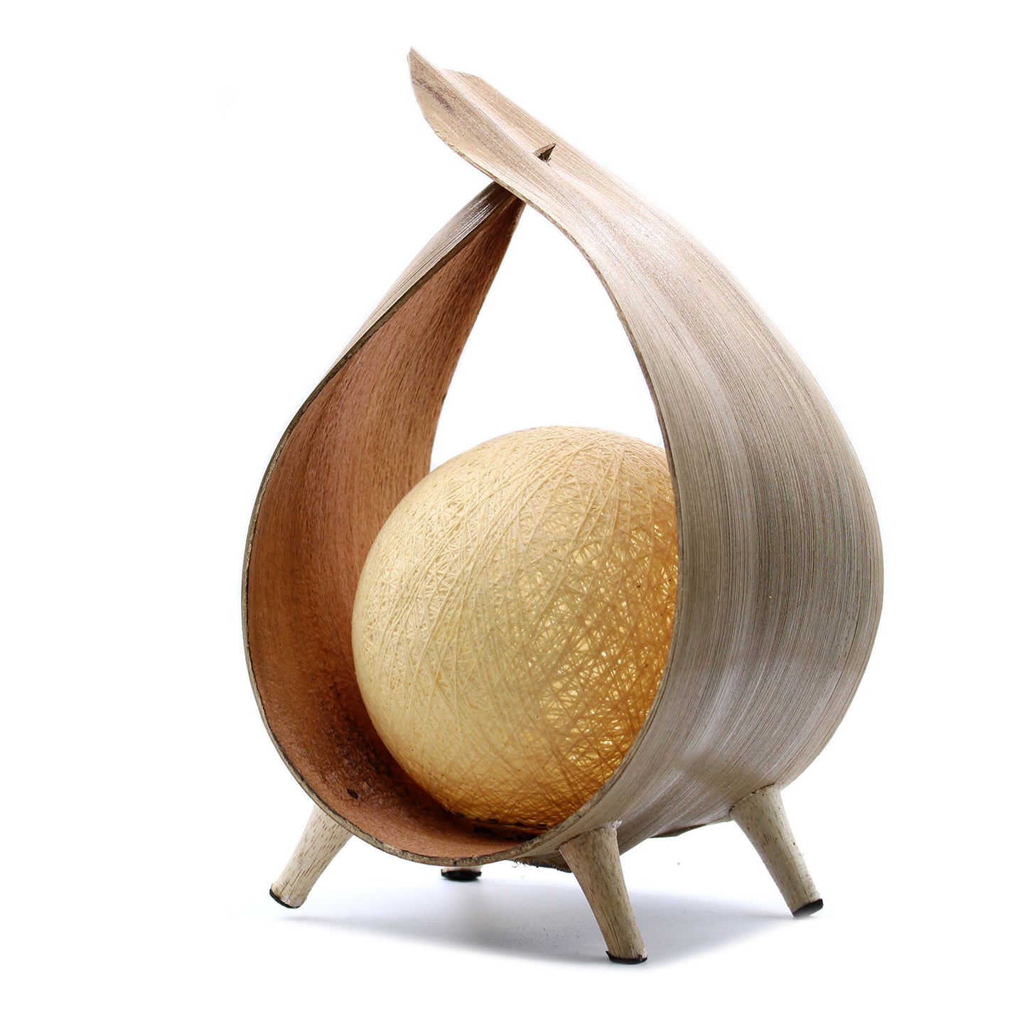 Lampe en noix de coco