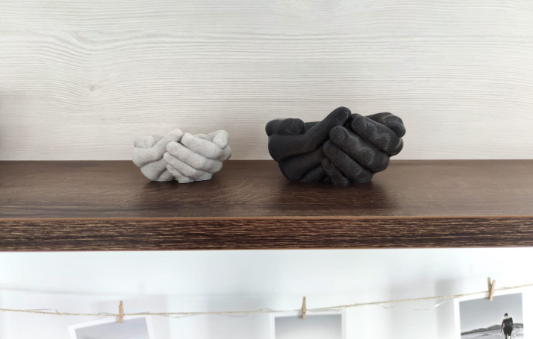 Hand-shaped flower pot - Black