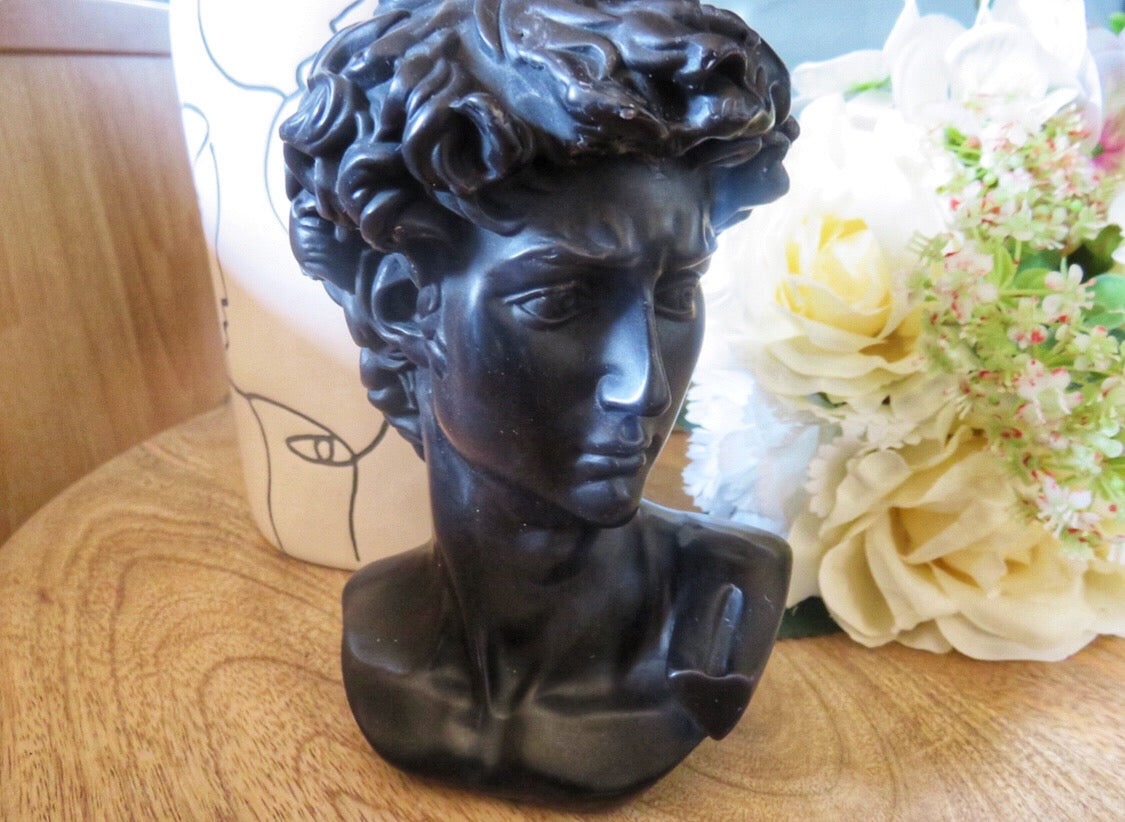 Bougie sculpture en Ultra Black