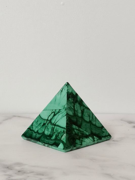 Pyramide en malachite